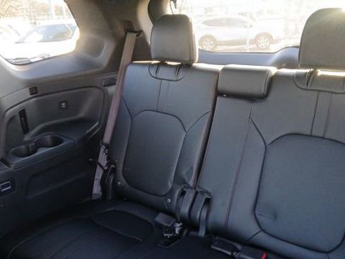 Used 2025 Honda Pilot Black Edition image 24