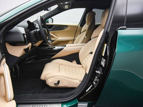 Certified 2025 Ferrari Purosangue image 21