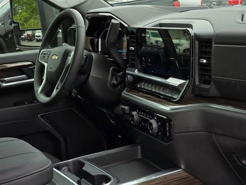 New 2026 Chevrolet Silverado 2500 LT w/ All Star Edition AWD/4WD image 10