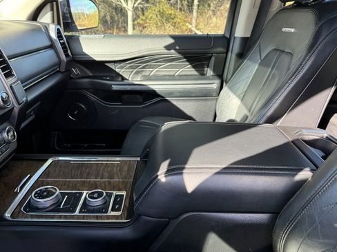 Used 2019 Ford Expedition Max Platinum image 22