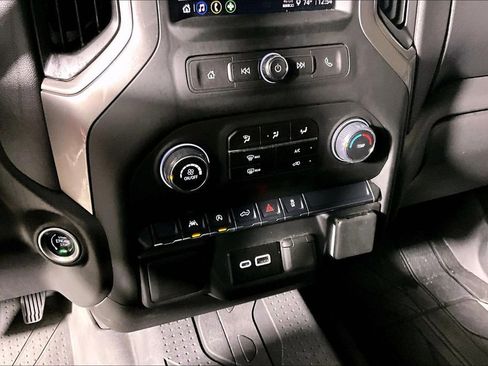 Used 2025 Chevrolet Silverado 1500 Custom image 23