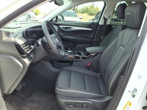 Certified 2025 Buick Envision Avenir image 19