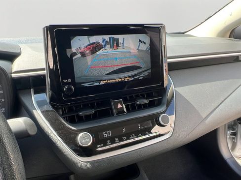 Used 2025 Toyota Corolla LE FWD image 16