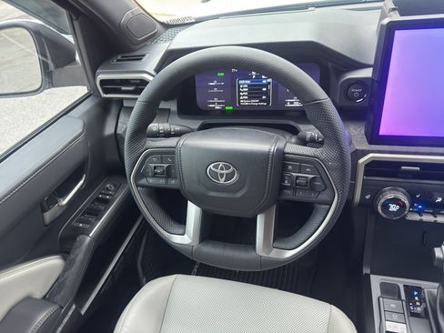 Used 2025 Toyota Tacoma Limited AWD/4WD image 14