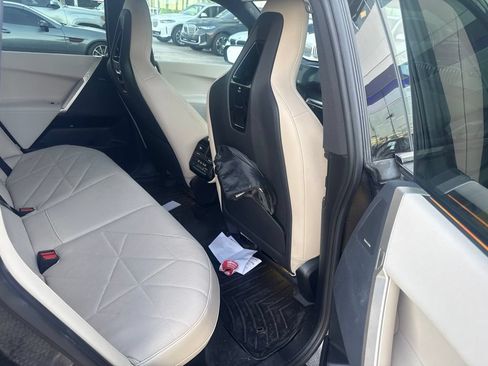 Used 2024 BMW iX xDrive50 w/ Sport Package AWD/4WD image 7