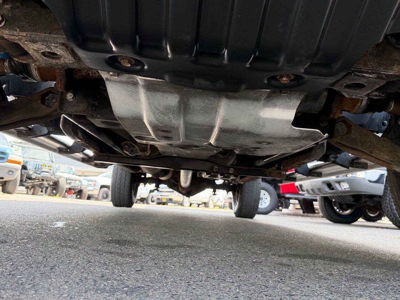 Used 2010 GMC Sierra 2500 SLE w/ Suspension Package, Off-Road AWD/4WD image 41