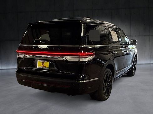 Used 2023 Lincoln Navigator Reserve AWD/4WD image 5