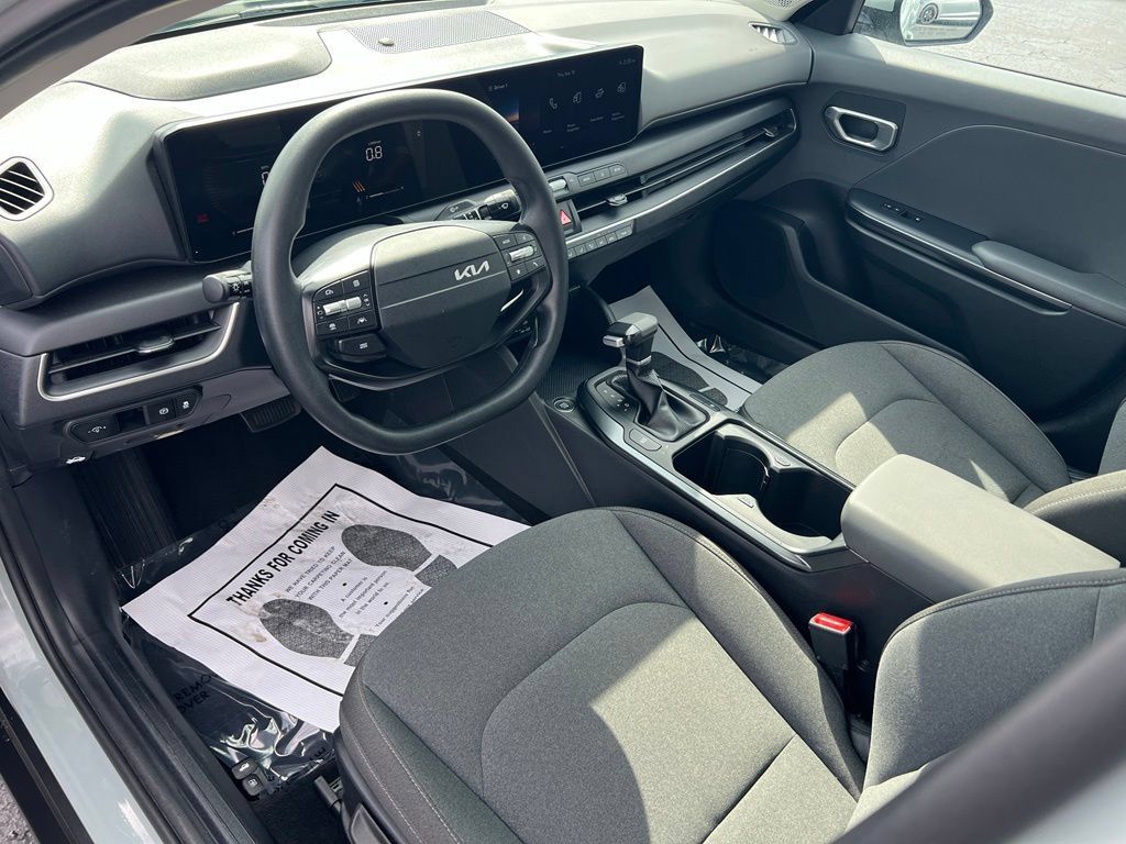 Used 2025 Kia K4 FWD image 16