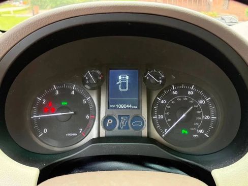 Used 2018 Lexus GX 460 Premium image 16