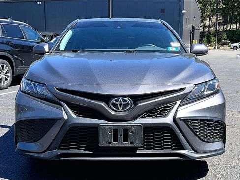 Used 2021 Toyota Camry SE FWD image 2