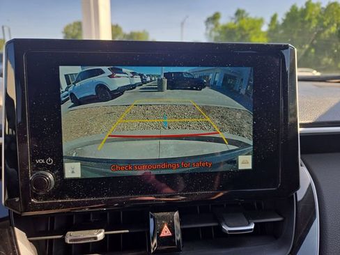 Used 2025 Toyota Corolla Cross XLE w/ Convenience Package AWD/4WD image 19