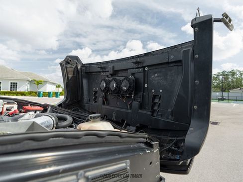 Used 2004 HUMMER H2 w/ Preferred Equipment Group image 16