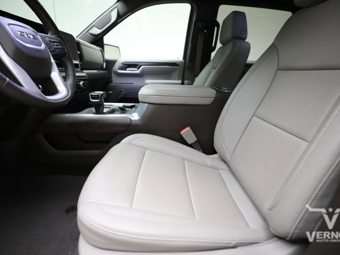 Used 2025 GMC Sierra 1500 SLT image 10