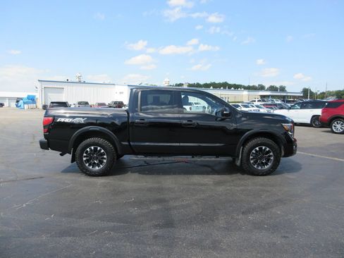 Used 2021 Nissan Titan PRO-4X w/ Pro-4x Convenience Package AWD/4WD image 5