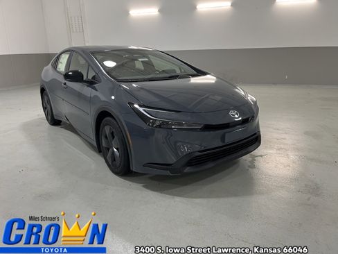 New 2026 Toyota Prius LE image 4