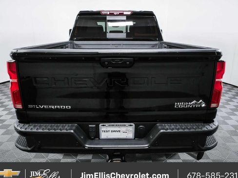 Used 2024 Chevrolet Silverado 2500 High Country w/ Technology Package AWD/4WD image 14