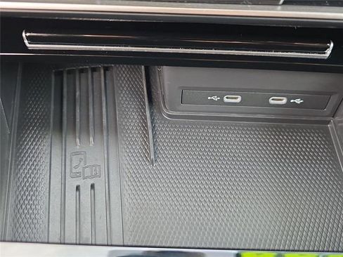 Used 2026 Volkswagen Atlas SE FWD image 23