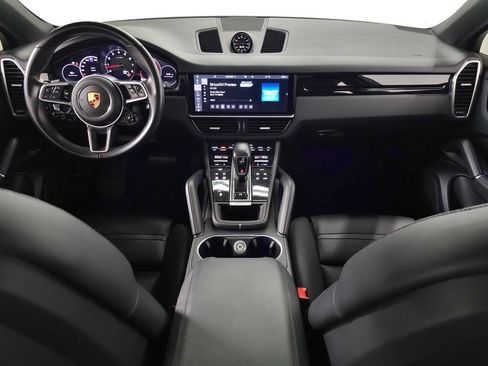 Used 2020 Porsche Cayenne AWD/4WD image 13