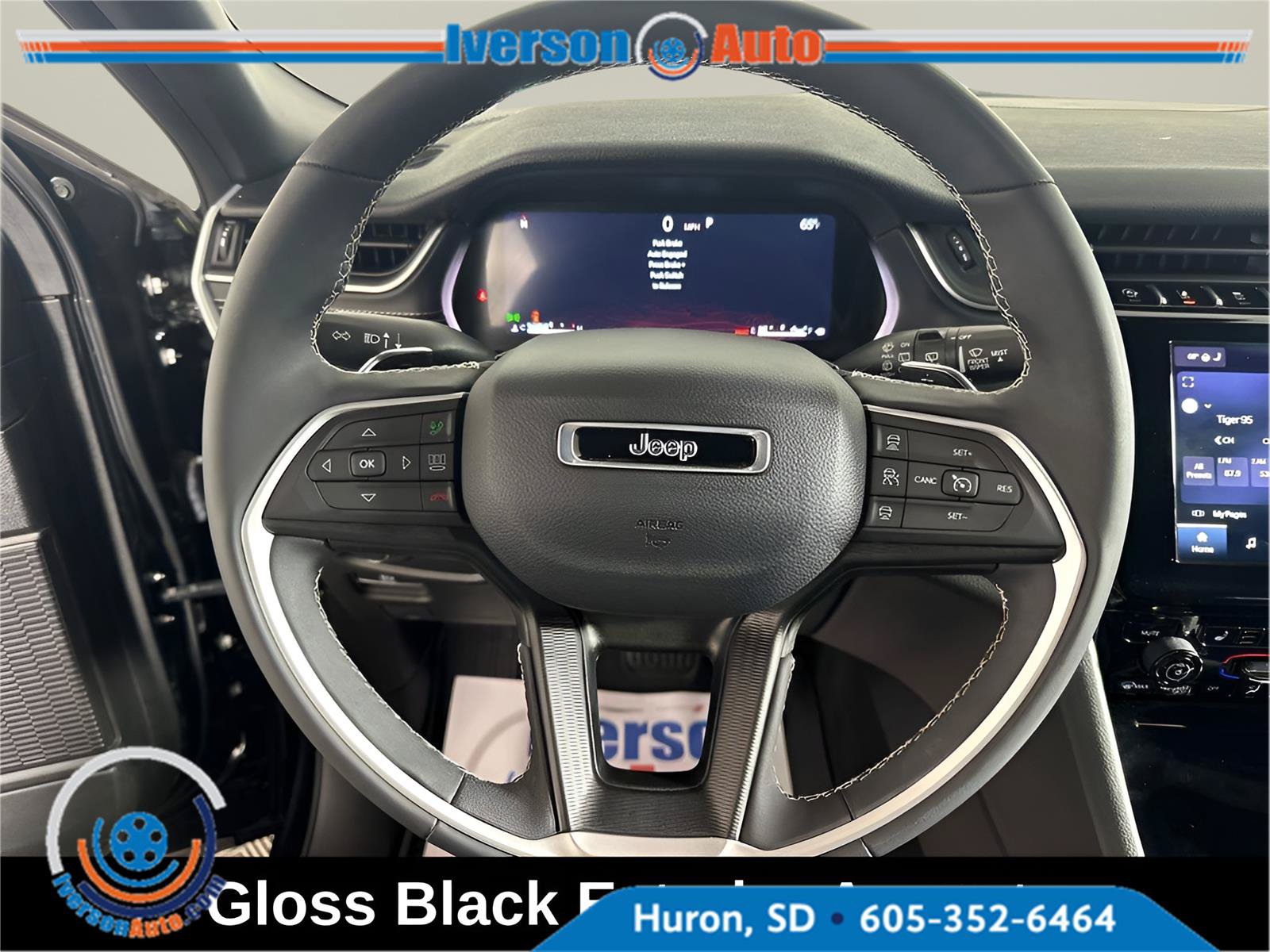 Used 2024 Jeep Grand Cherokee L Altitude AWD/4WD image 18