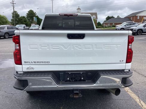 Used 2024 Chevrolet Silverado 2500 LT AWD/4WD image 3