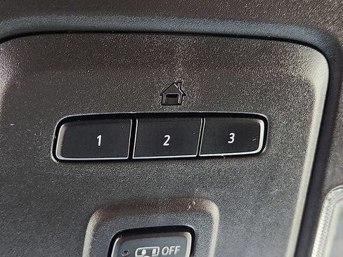 Used 2023 GMC Yukon Denali Ultimate AWD/4WD image 10