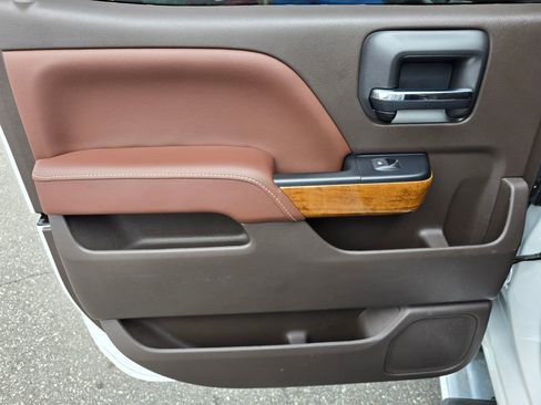 Used 2018 Chevrolet Silverado 1500 High Country image 47