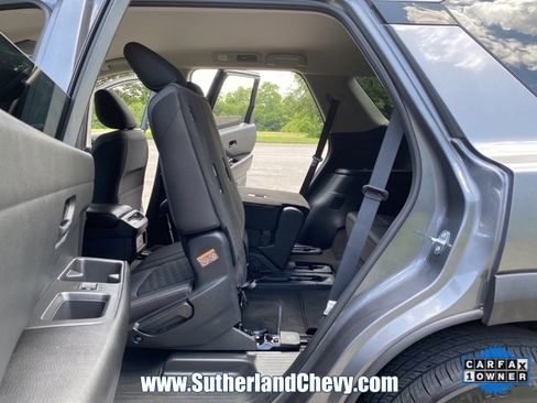 Used 2024 Nissan Pathfinder SV image 39
