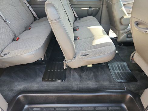 Used 2017 Chevrolet Express 3500 LT w/ LT Preferred Equipment Group RWD image 11