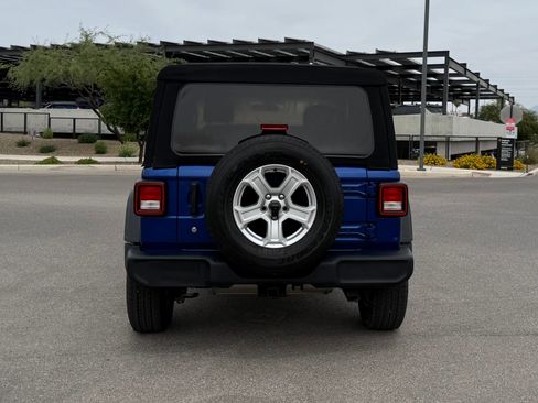 Used 2019 Jeep Wrangler Sport AWD/4WD image 3