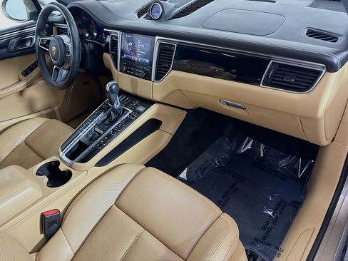Used 2018 Porsche Macan image 29