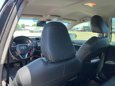 Used 2019 Toyota Camry SE w/ Carpet Mat Package FWD image 26