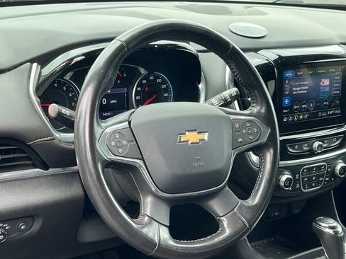 Used 2020 Chevrolet Traverse LT FWD image 2
