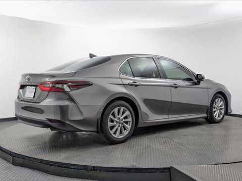 Used 2024 Toyota Camry LE w/ Convenience Package FWD image 7