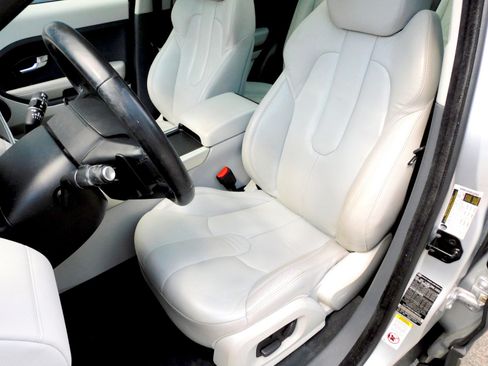 Used 2013 Land Rover Range Rover Evoque Pure Plus image 14