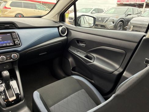 Used 2025 Nissan Versa SV FWD image 27