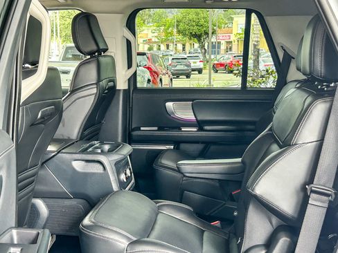 Used 2025 Ford Expedition Platinum AWD/4WD image 18