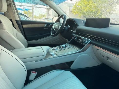 Used 2022 Genesis GV70 2.5T w/ Select Package AWD/4WD image 11