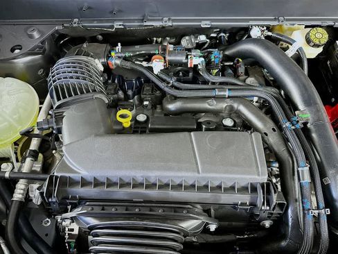 New 2025 Ford Maverick XLT w/ XLT Luxury Package image 9