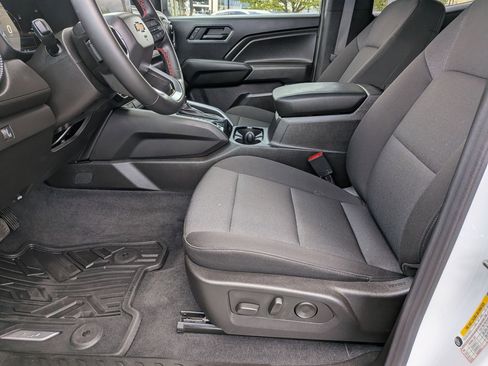 Used 2025 Chevrolet Colorado W/T w/ WT Convenience Package II AWD/4WD image 17