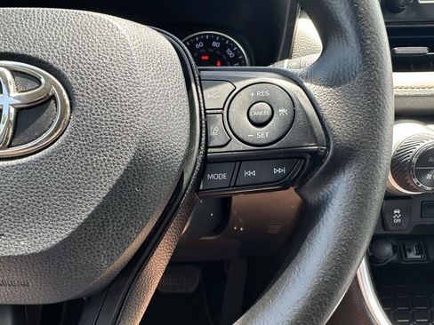 Used 2019 Toyota RAV4 XLE FWD image 13