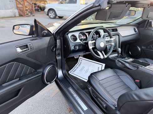 Used 2013 Ford Mustang Premium image 8