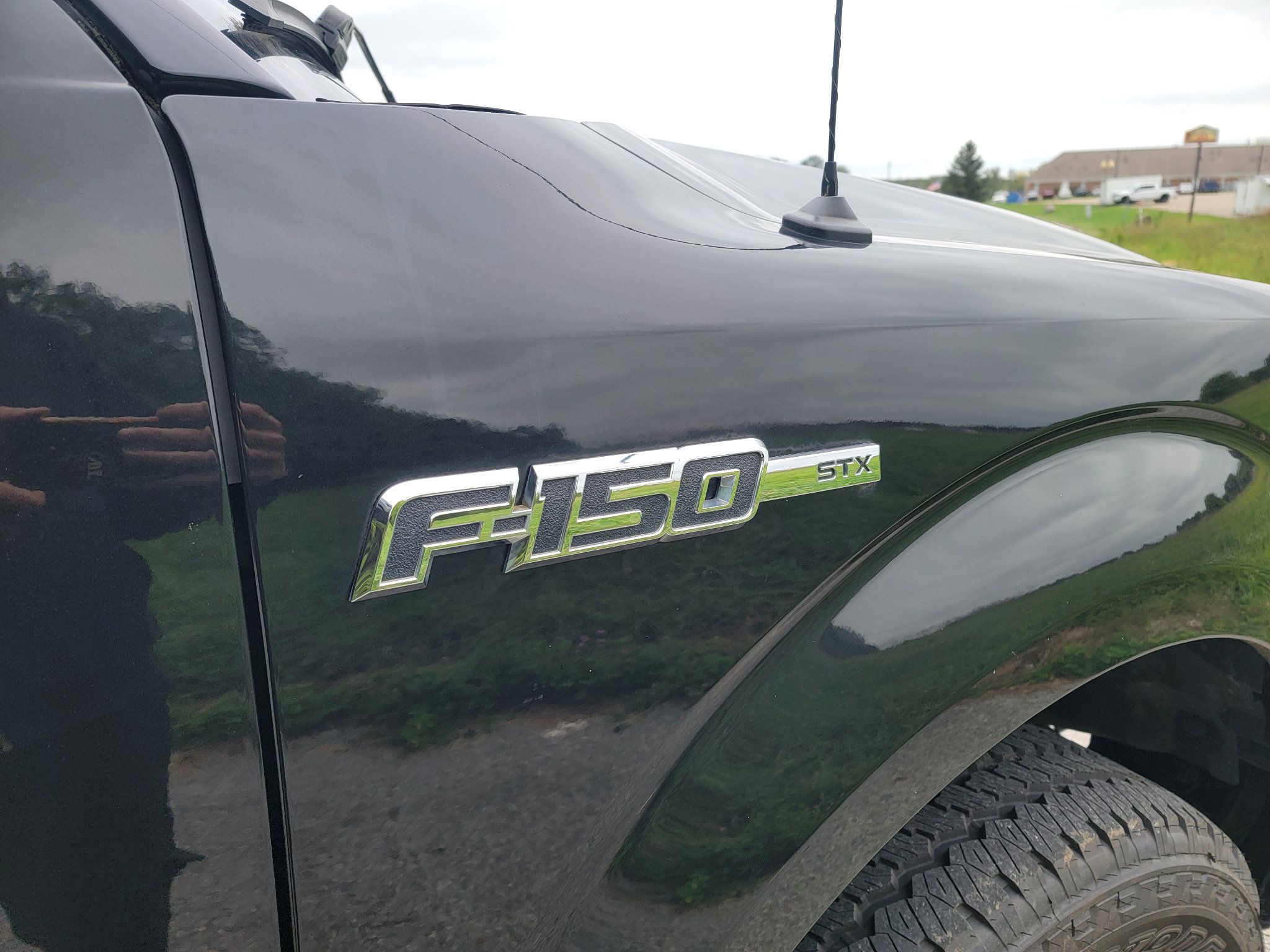 Used 2013 Ford F150 STX w/ Mid Equipment Group AWD/4WD image 23