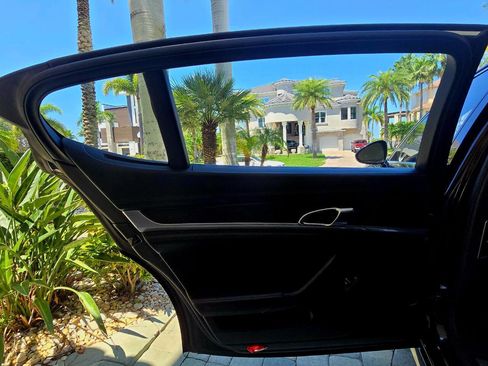 Used 2014 Porsche Panamera image 93