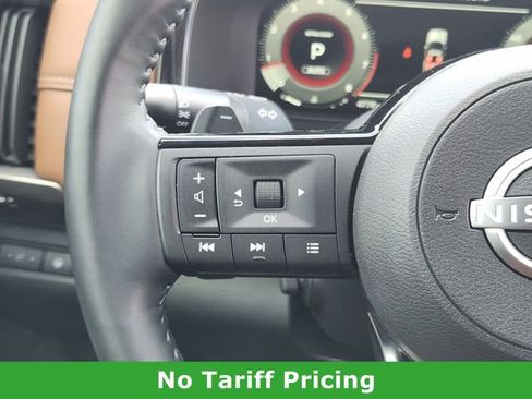 Certified 2025 Nissan Pathfinder Platinum image 28