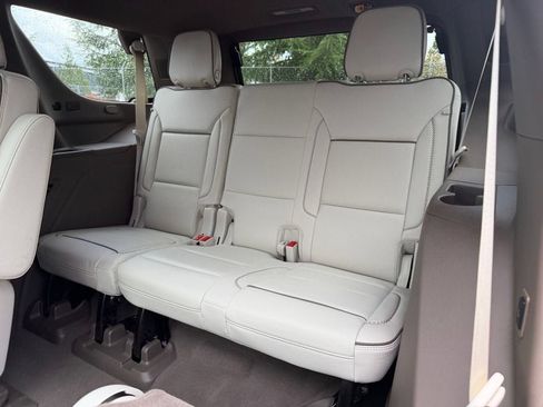 Used 2025 GMC Yukon Denali w/ Sun & Power Step Package AWD/4WD image 33