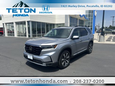Certified 2025 Honda Pilot Touring image 1