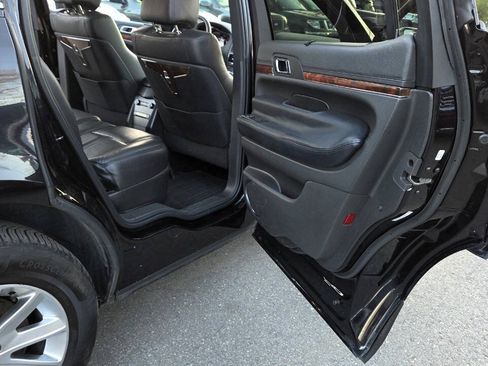 Used 2019 Lincoln MKT AWD image 35