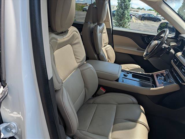 Used 2023 Lincoln Aviator Reserve w/ Equipment Group 201A AWD/4WD image 14