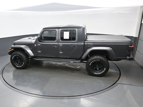 Used 2021 Jeep Gladiator Sport image 32