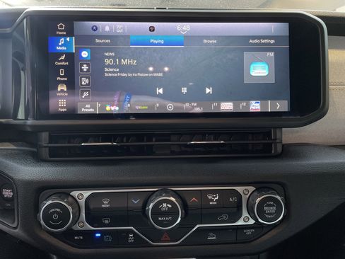 Used 2025 Jeep Wrangler Sport S image 24